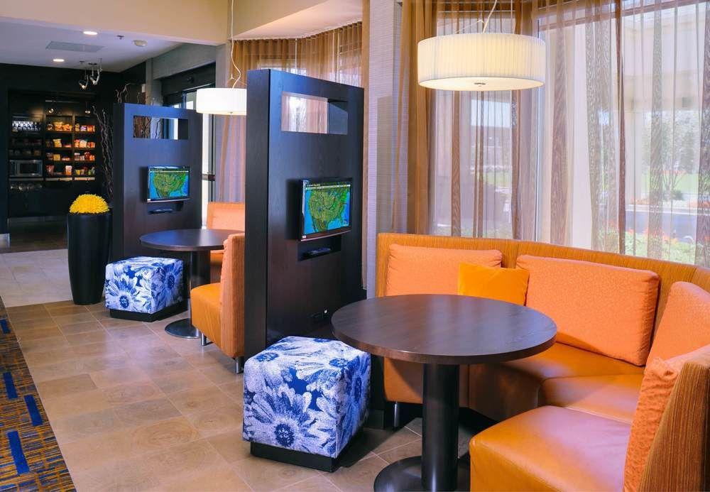 מלון Courtyard Columbus וורת'ינגטון מראה חיצוני תמונה